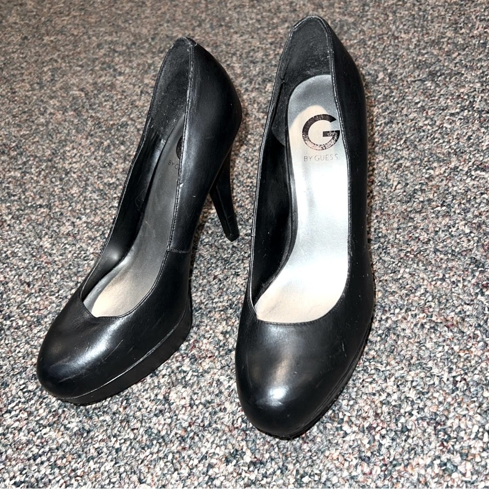 Vintage Guess pumps size 10 preloved